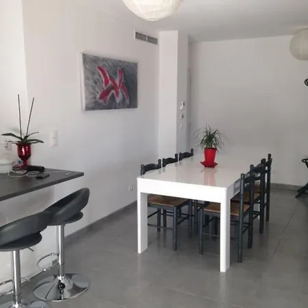 Maison Au Calme Avec Toutes Commodites Villa *